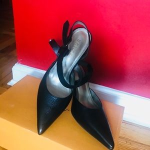 Unisa, elegant pointy black shoes🖤